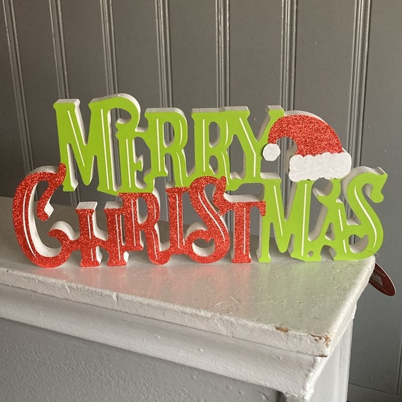 NWT-Beautiful Glittered- Gleaming Red & Green- Merry Christmas Wooden Decor Sign - Picture 7 of 17
